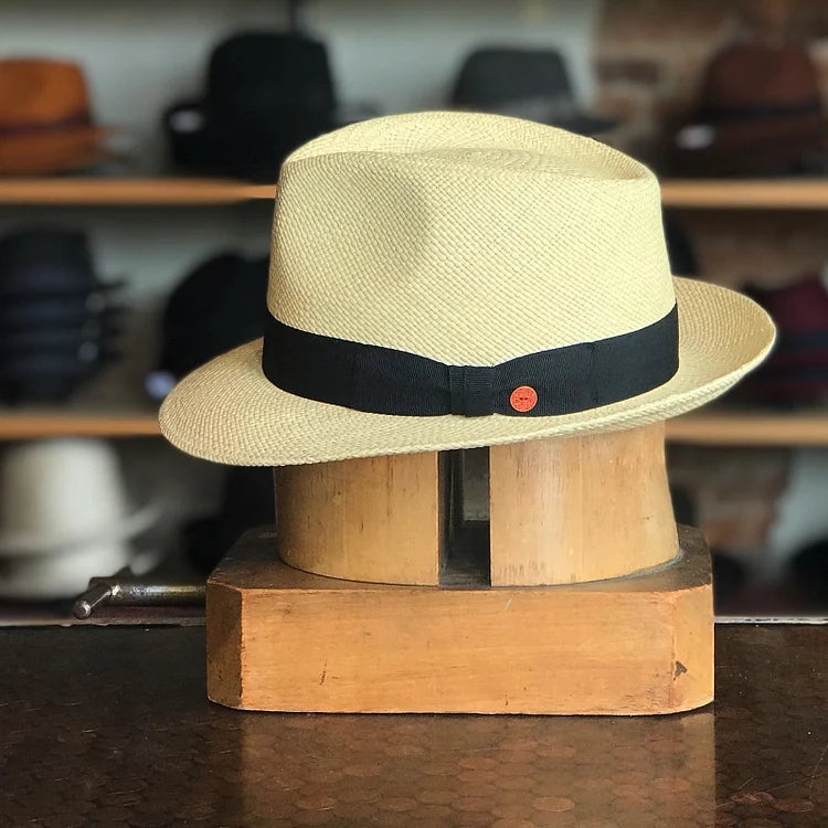 Can be rolls up for packing - Handmade panama hat - Manuel