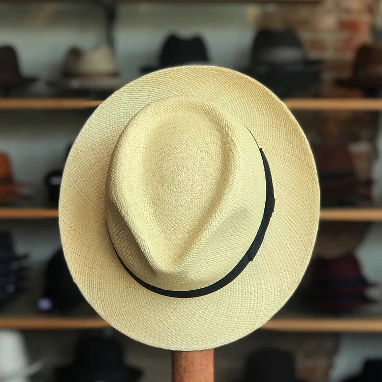 Can be rolls up for packing - Handmade panama hat - Manuel